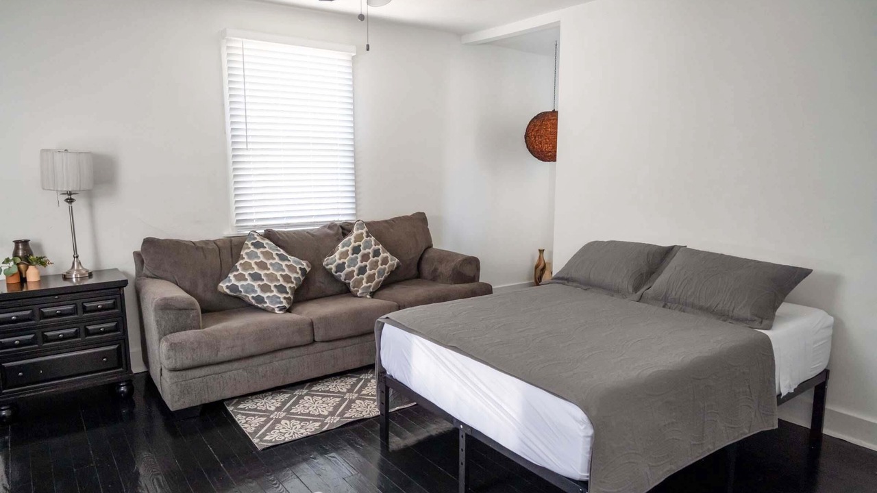 Photo of Bedroom in Black Pearl