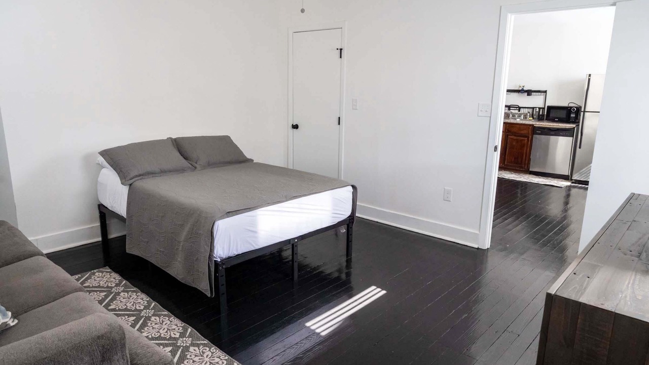 Photo of Bedroom in Black Pearl