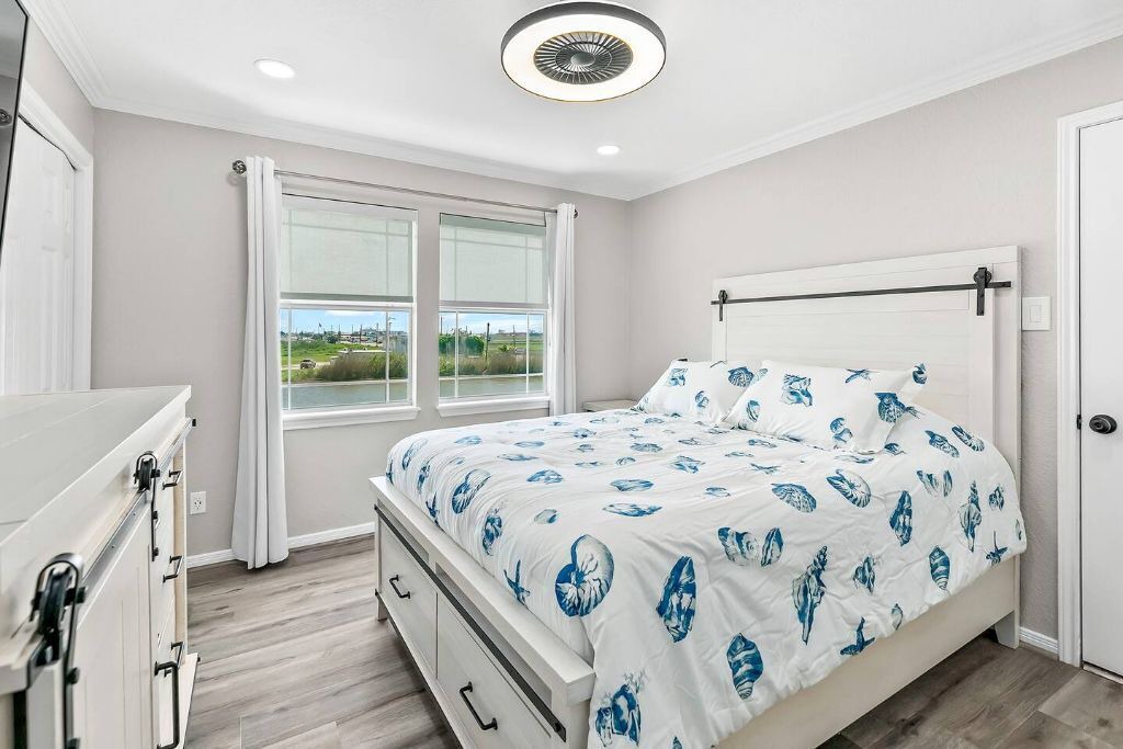 Photo of Bedroom in Surfside Beach