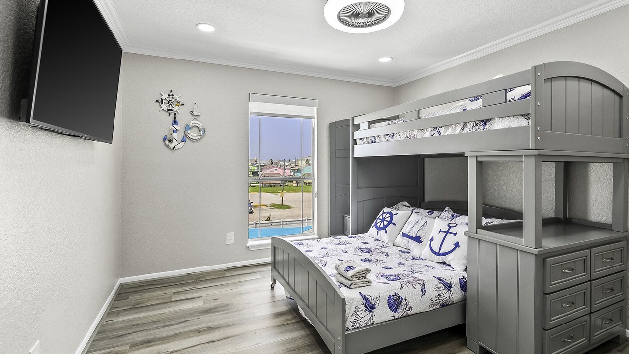Photo of Bedroom in Surfside Beach