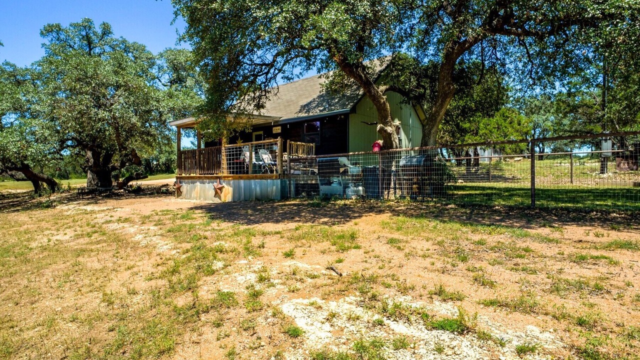 Photo of Outdoor in Round Mountain