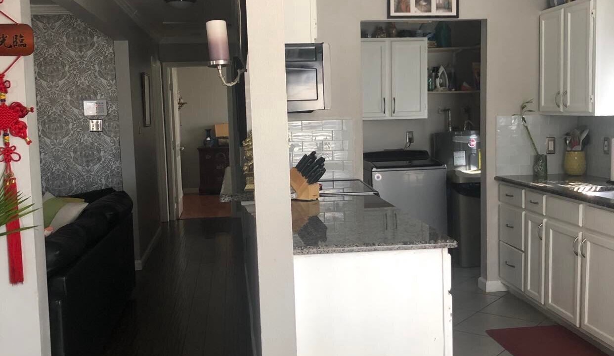 Photo of Kitchen in East Cesar Chavez