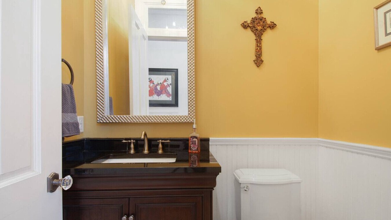 Photo of Bathroom in Uptown Historic District