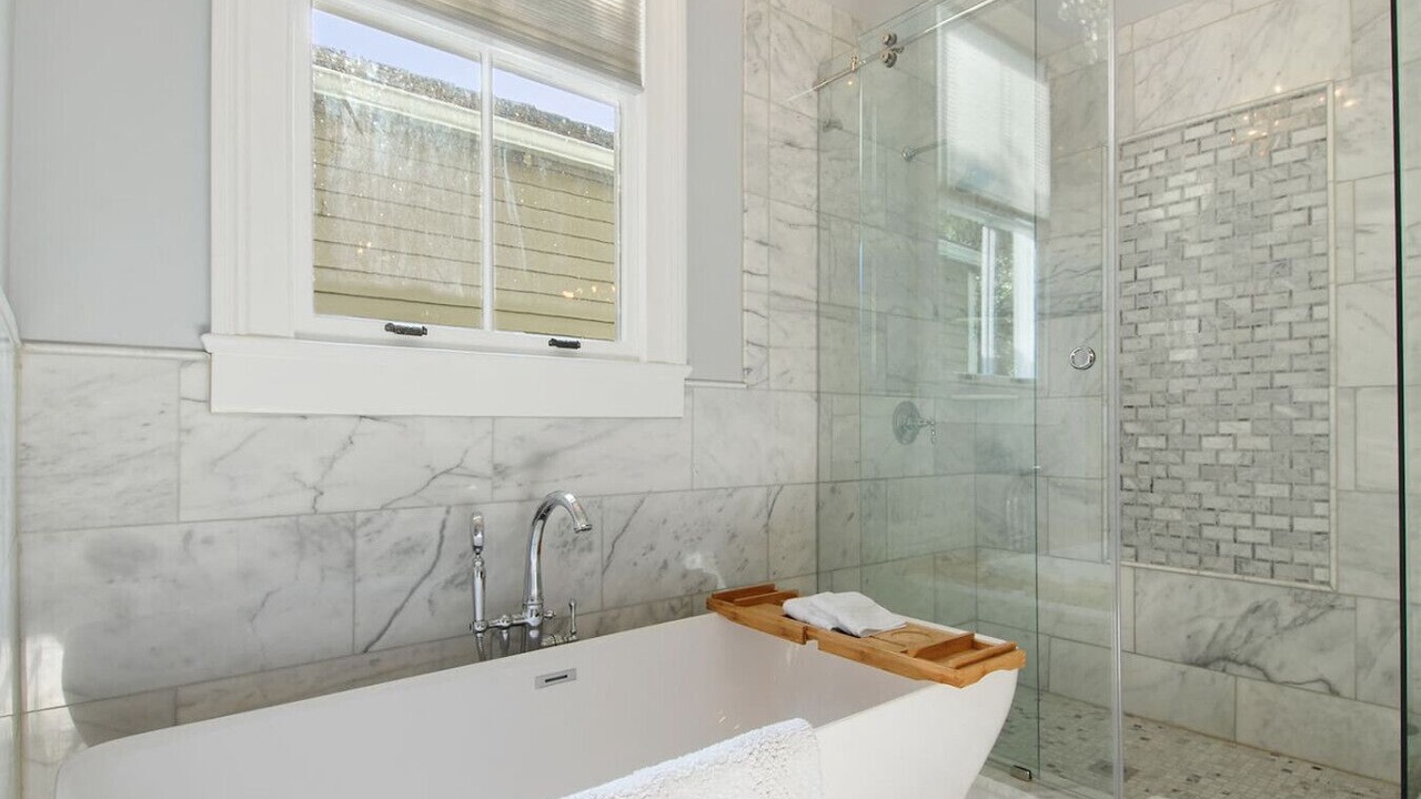 Photo of Bathroom in Uptown Historic District