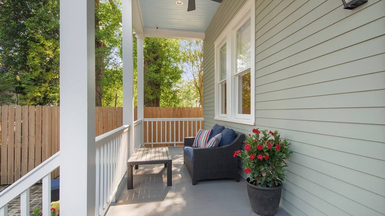 Photo of Patio Balcony in Uptown Historic District