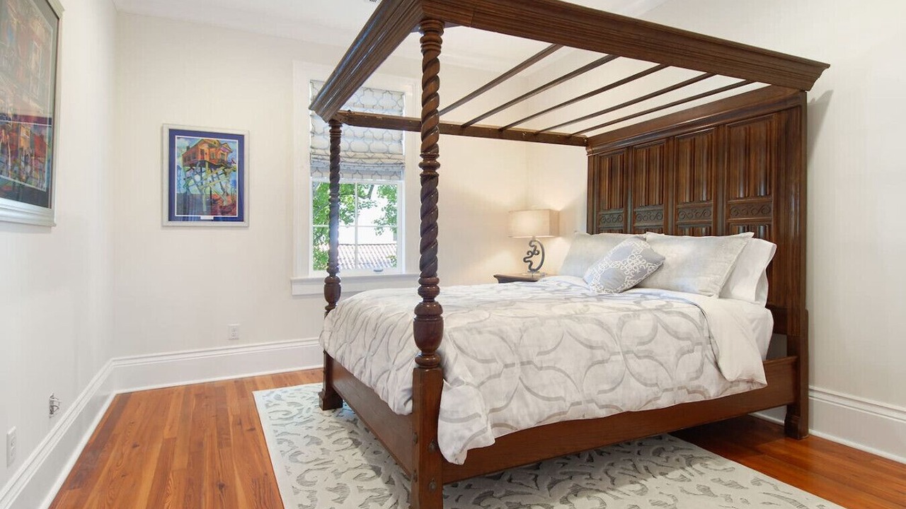 Photo of Bedroom in Uptown Historic District