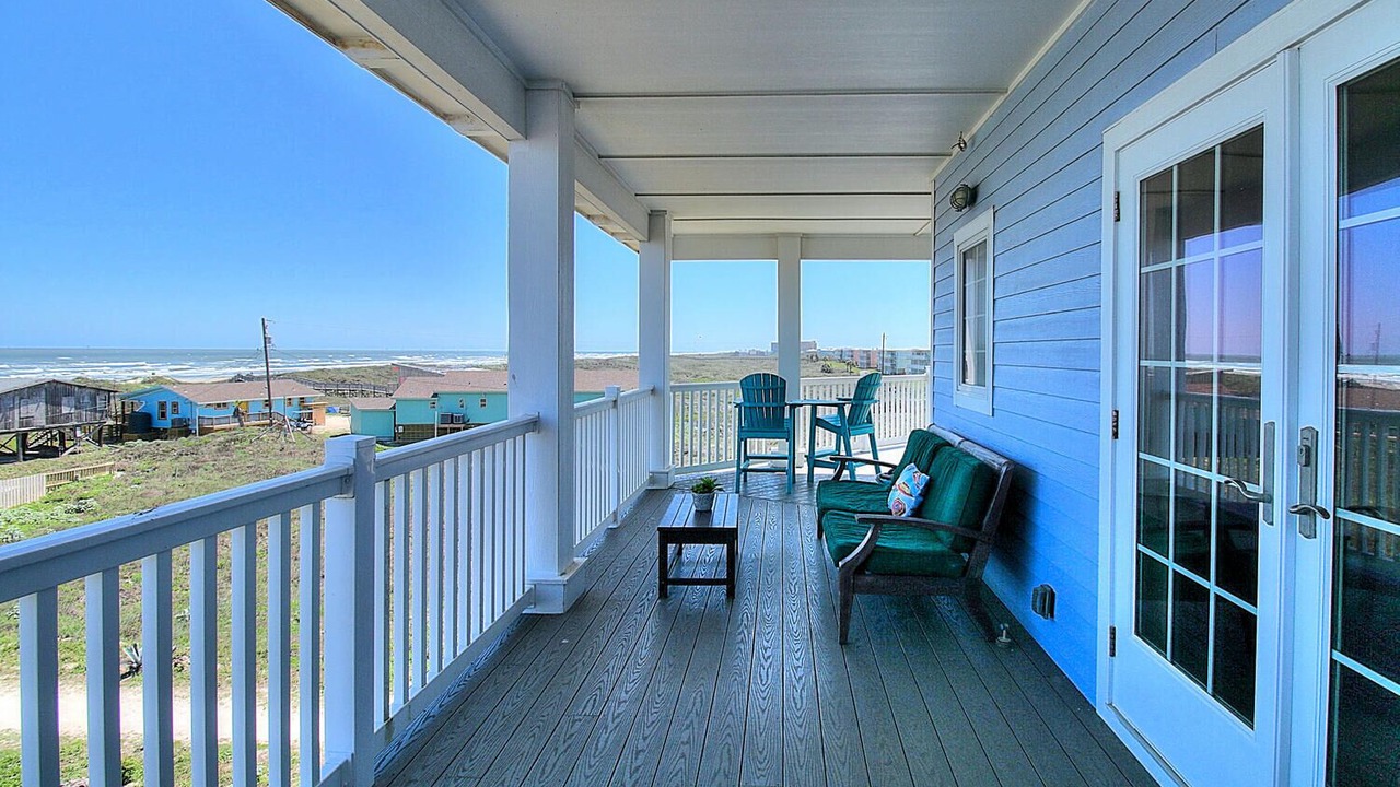 Photo of Patio Balcony in Sand Point