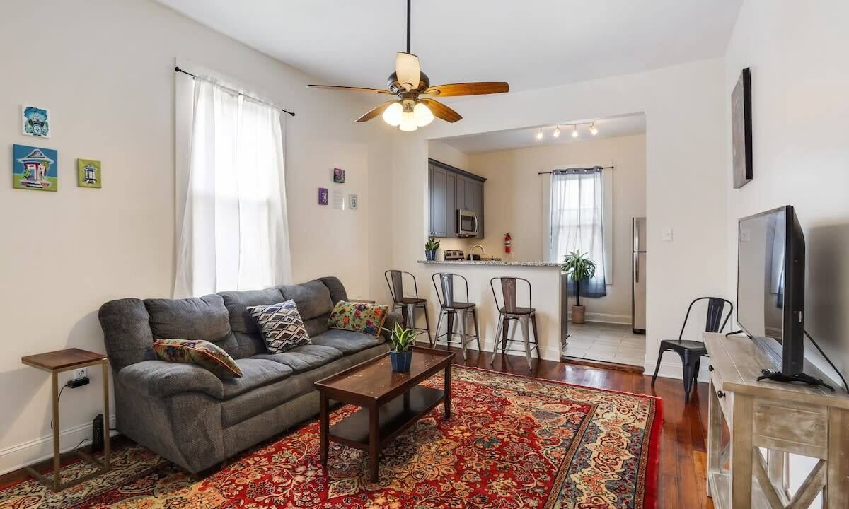 Photo of Livingroom in Seventh Ward