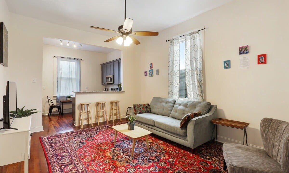 Photo of Livingroom in Seventh Ward