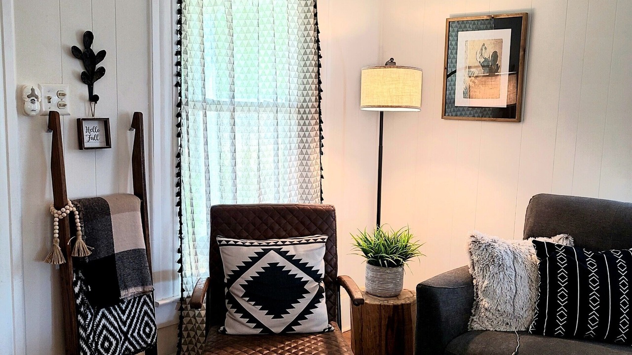 Photo of Livingroom in Glen Rose