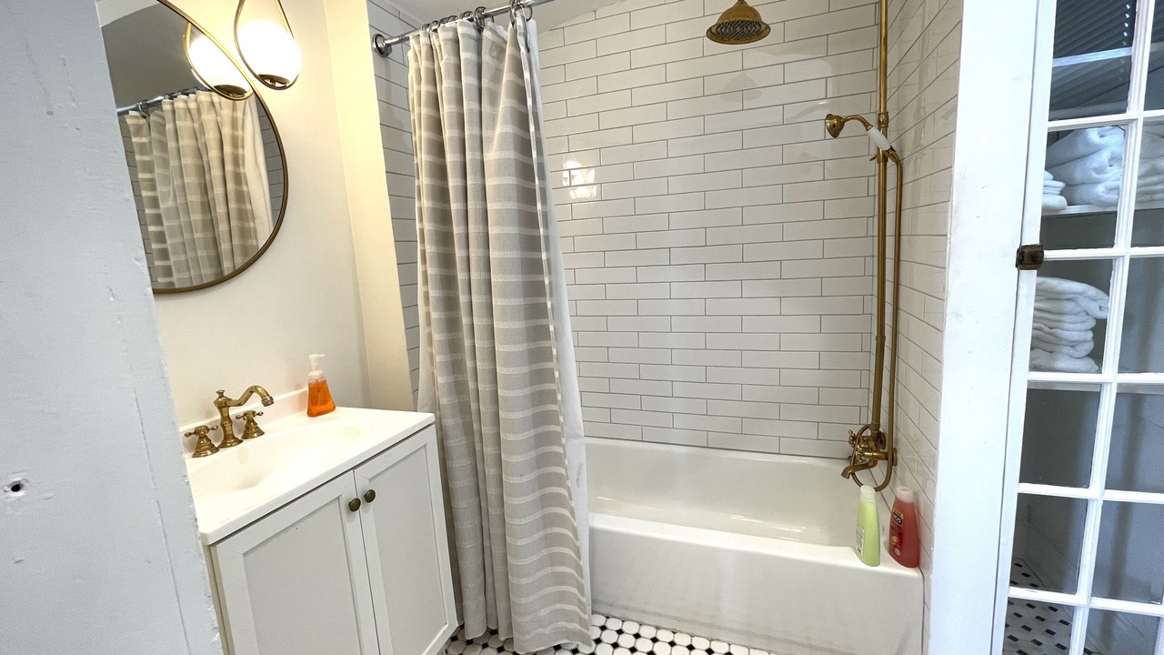 Photo of Bathroom in Mid-City