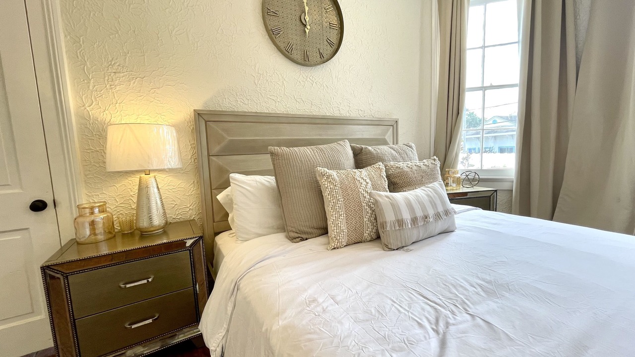 Photo of Bedroom in Mid-City