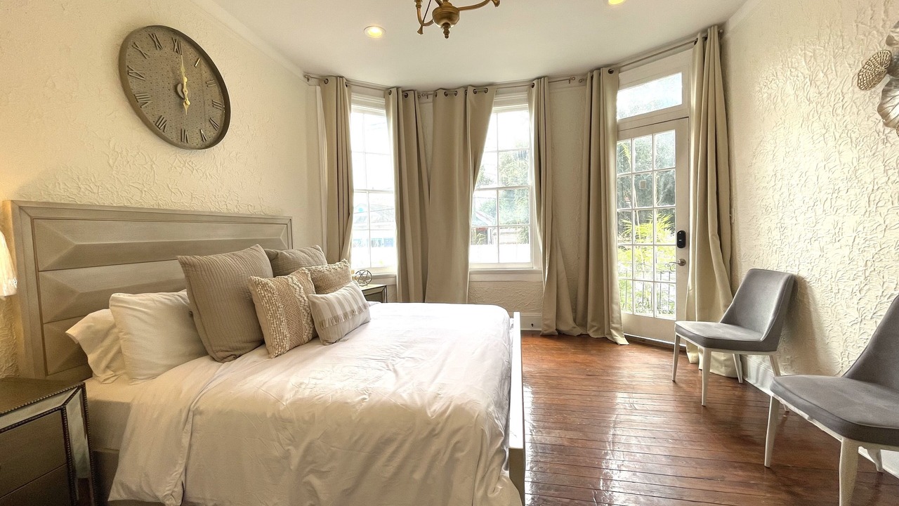Photo of Bedroom in Mid-City