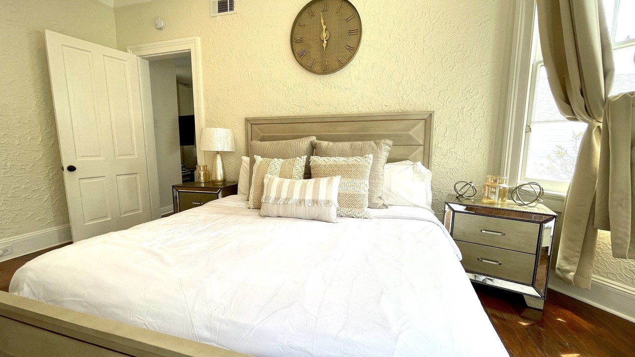 Photo of Bedroom in Mid-City