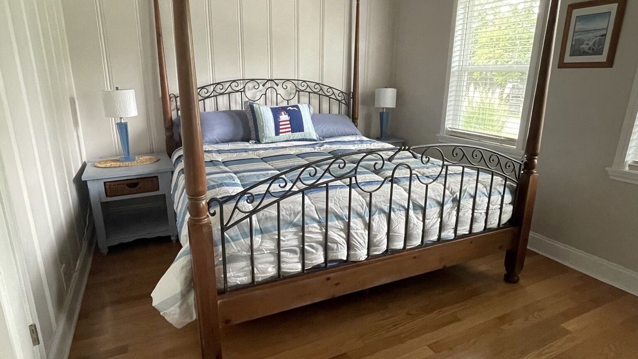 Photo of Bedroom in Clear Lake Shores