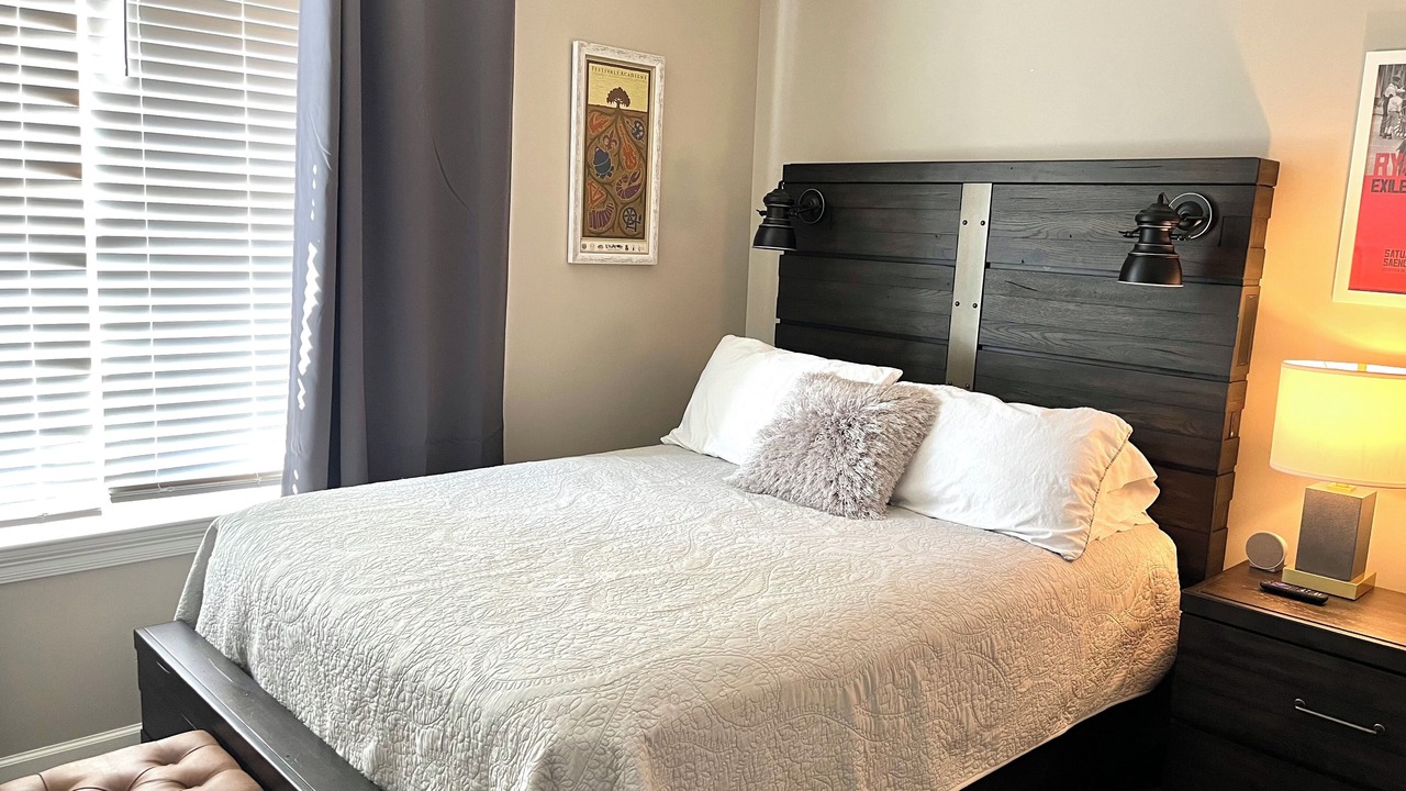 Photo of Bedroom in Downtown