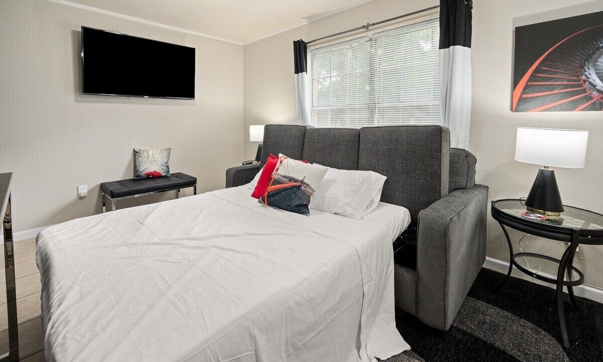 Photo of Bedroom in Pineville