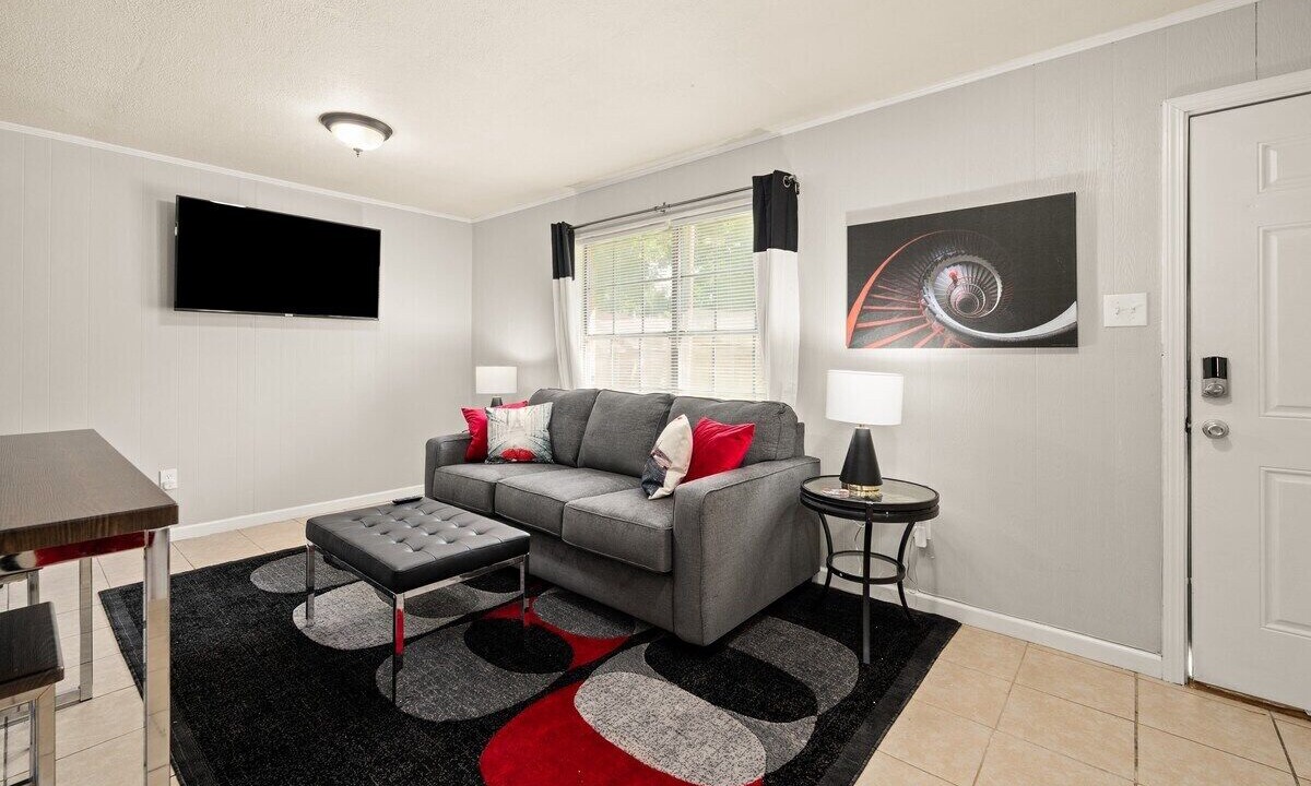 Photo of Livingroom in Pineville