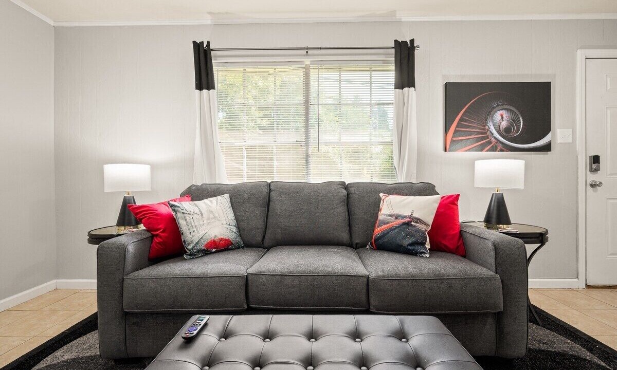 Photo of Livingroom in Pineville