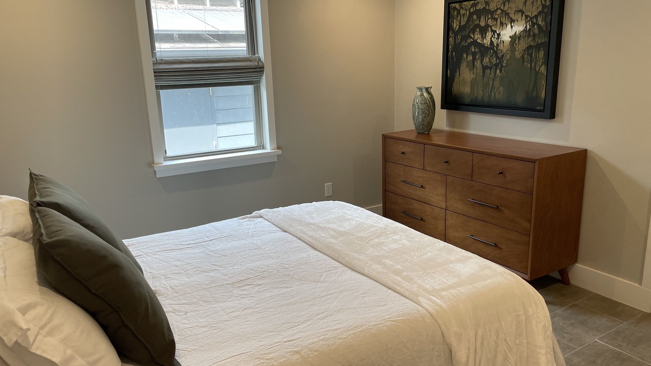 Photo of Bedroom in Central Carrollton Association