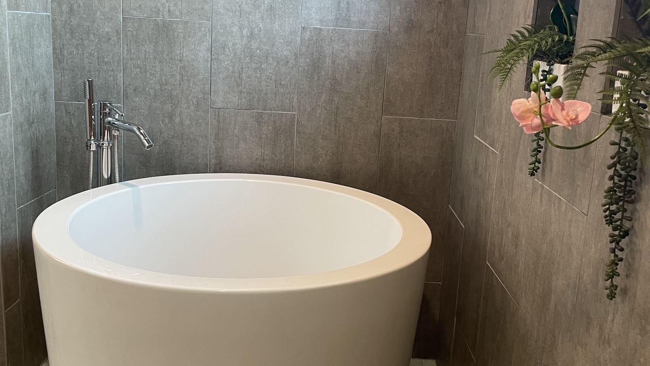Photo of Bathroom in Central Carrollton Association