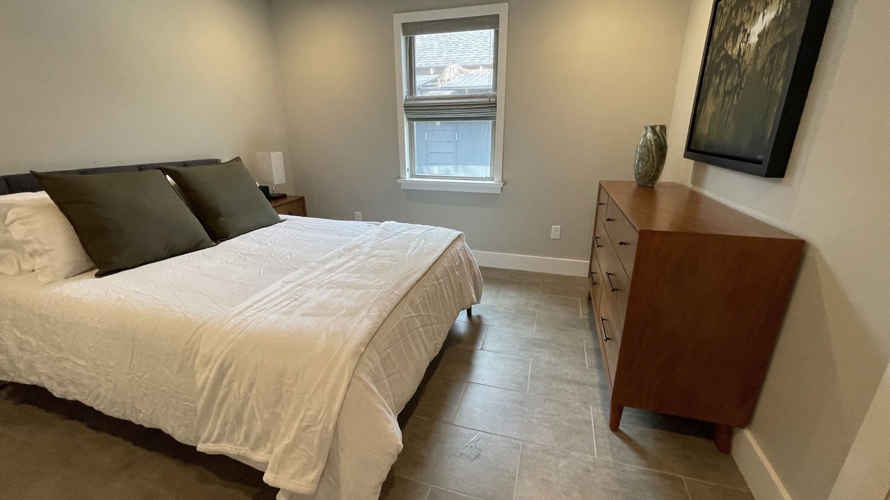Photo of Bedroom in Central Carrollton Association