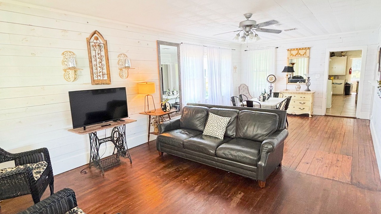 Photo of Livingroom in Lafayette