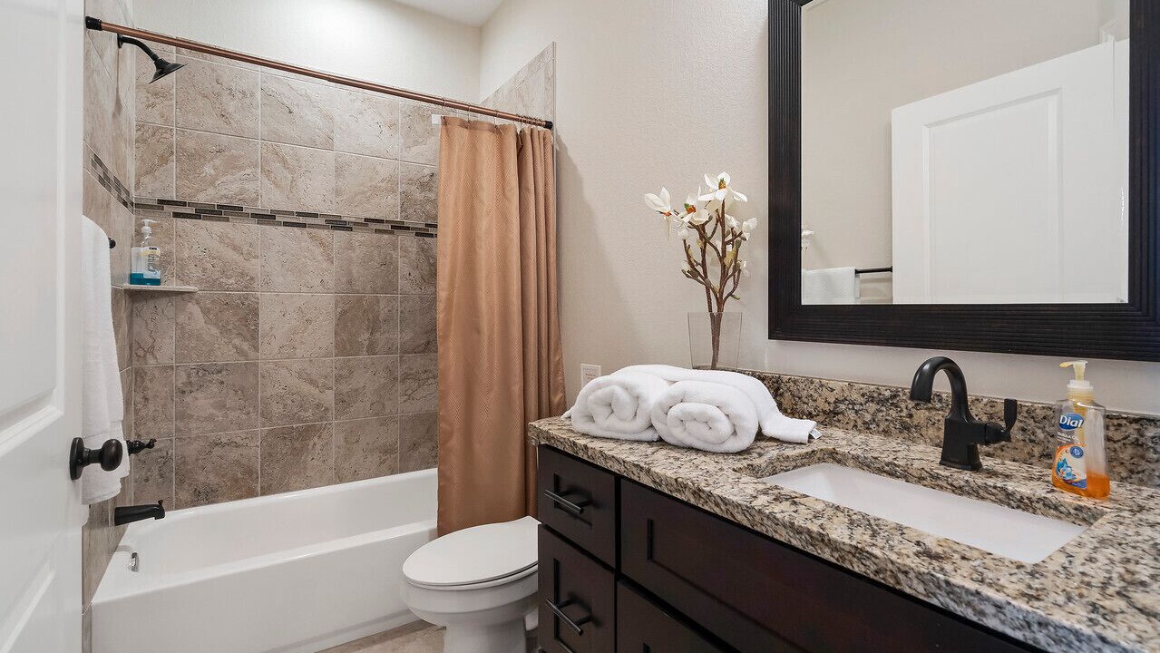 Photo of Bathroom in Point Venture