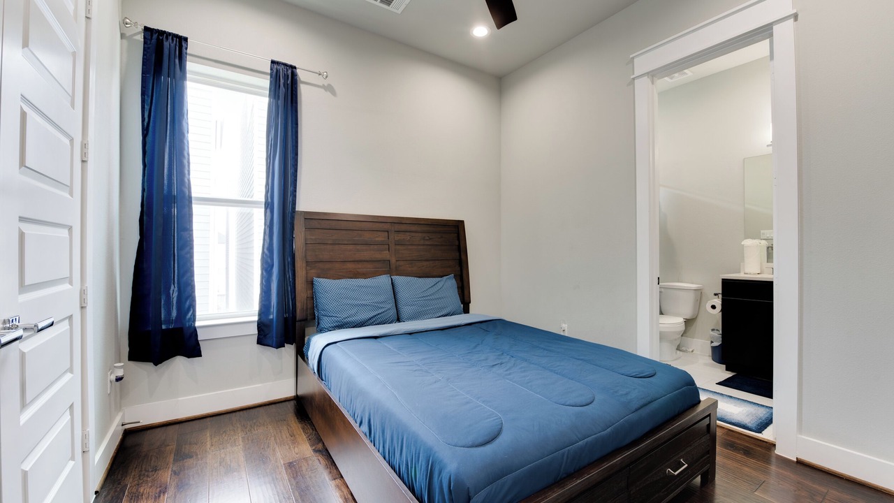 Photo of Bedroom in Astrodome