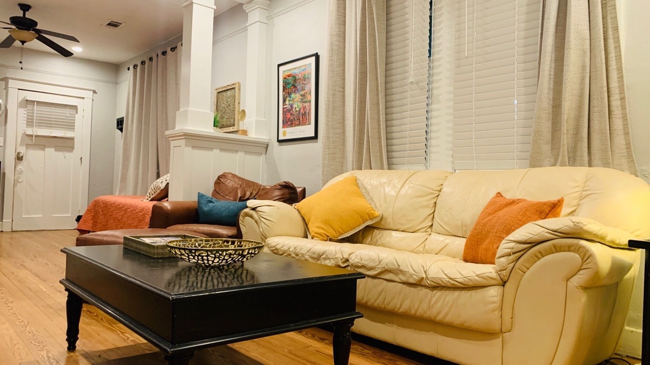 Photo of Livingroom in Uptown Historic District