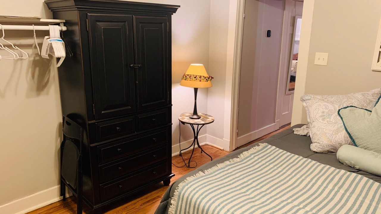 Photo of Bedroom in Uptown Historic District