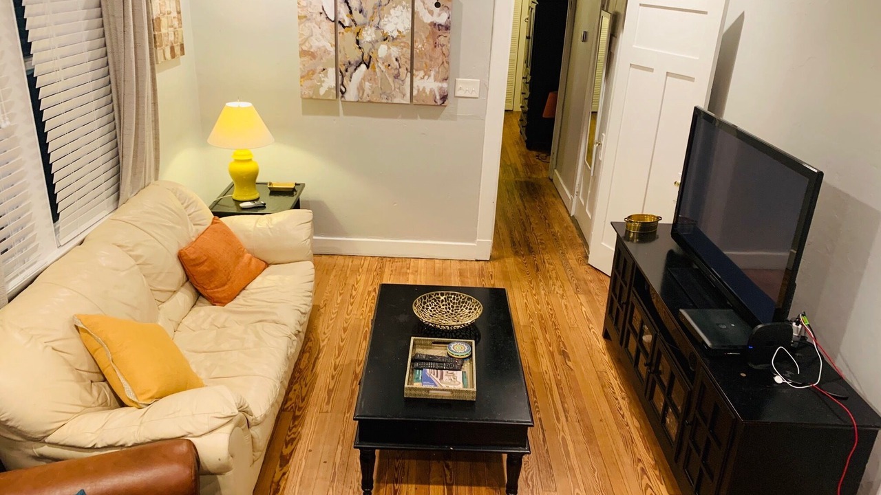 Photo of Livingroom in Uptown Historic District