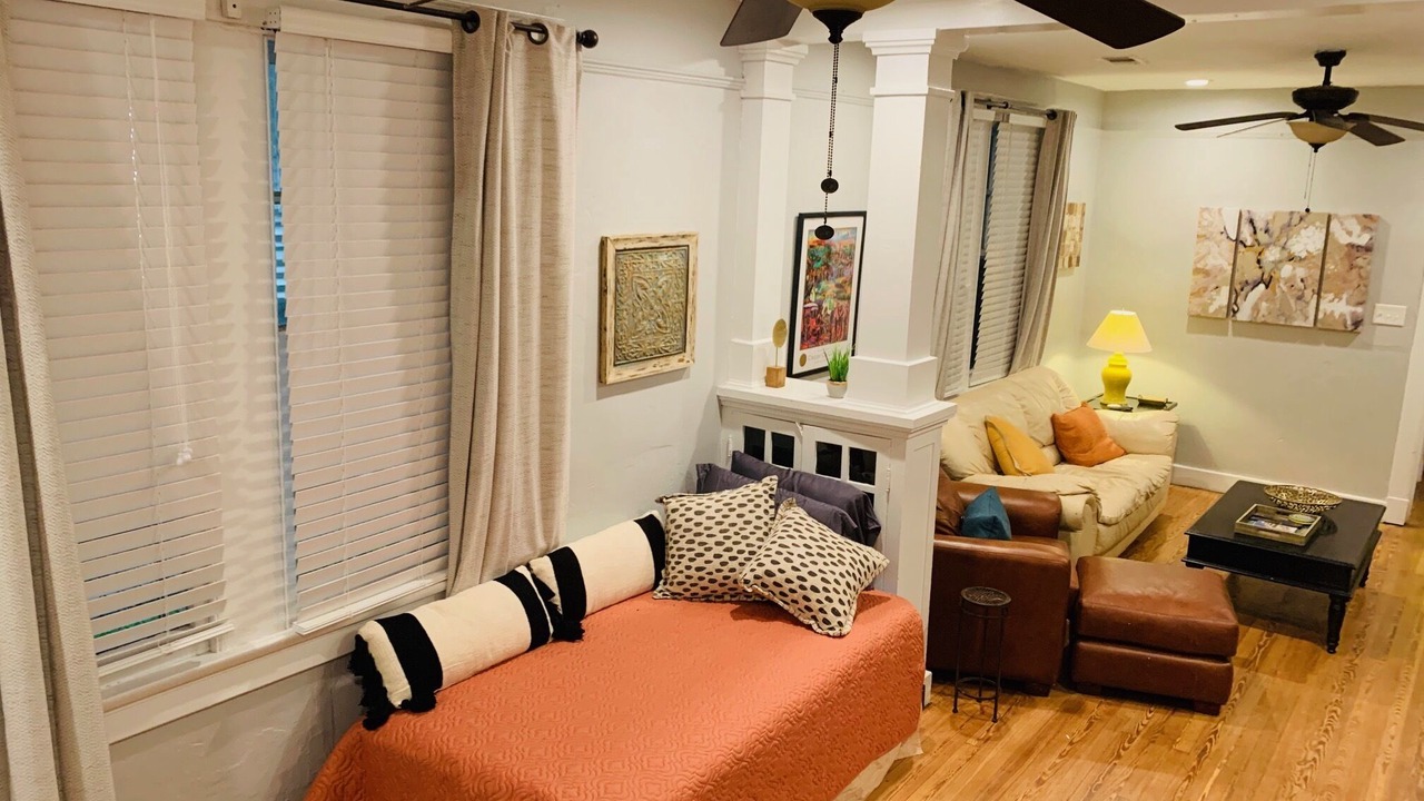 Photo of Livingroom in Uptown Historic District