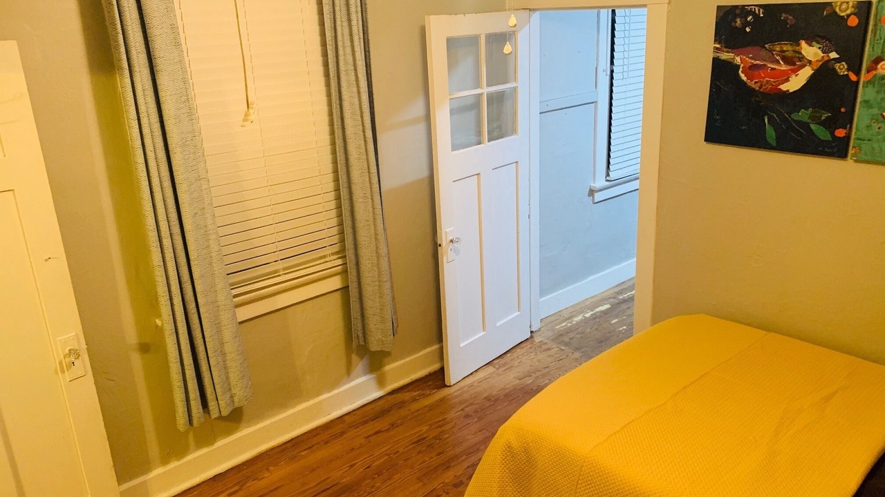 Photo of Bedroom in Uptown Historic District