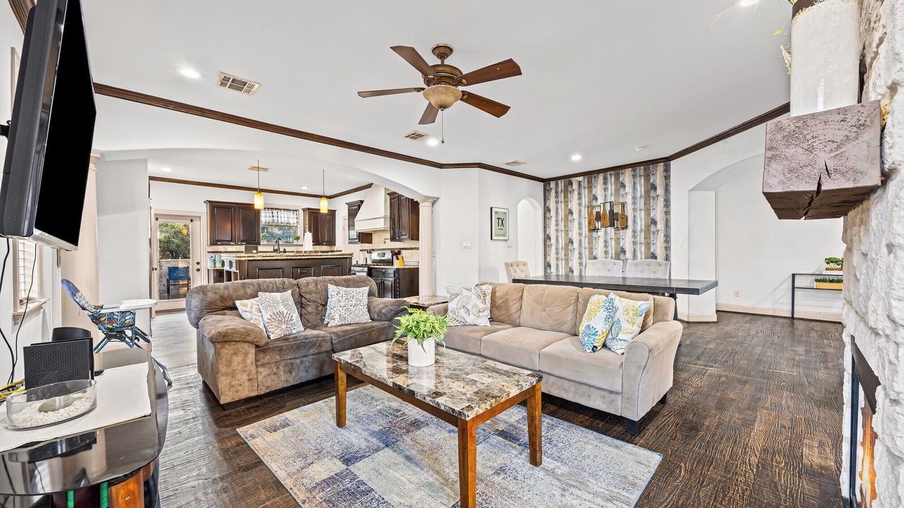 Photo of Livingroom in Knox - Henderson