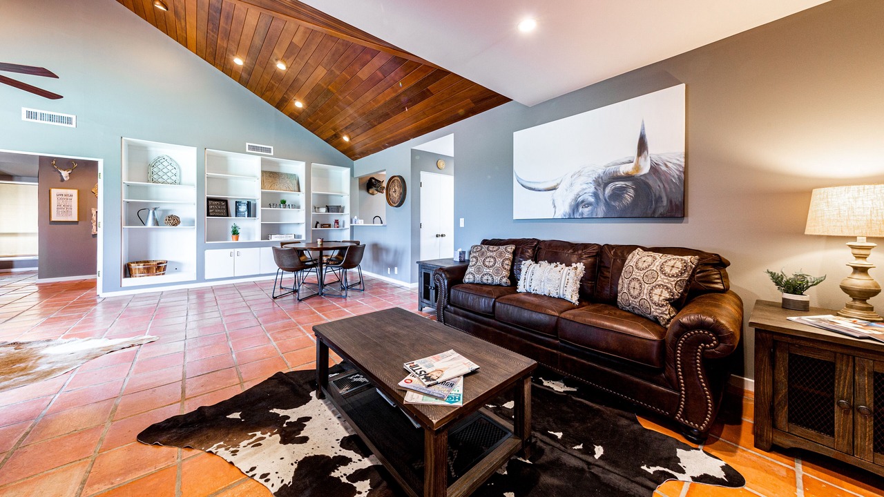 Photo of Livingroom in Cedar Creek