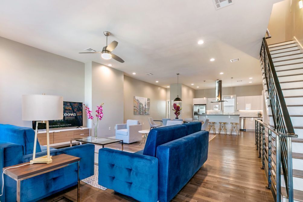 Photo of Livingroom in Mid-City