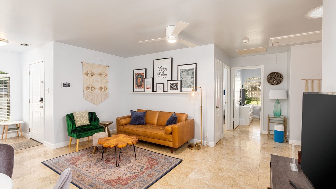 Photo of Livingroom in Helotes