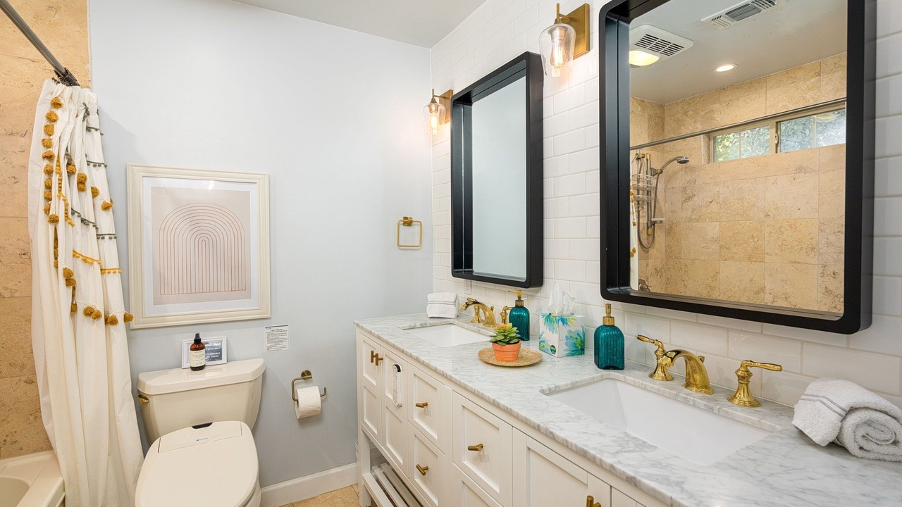 Photo of Bathroom in Helotes