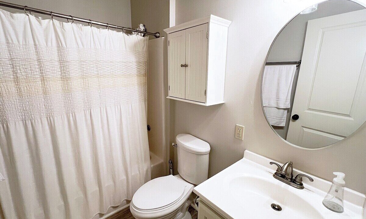 Photo of Bathroom in Golden Meadow