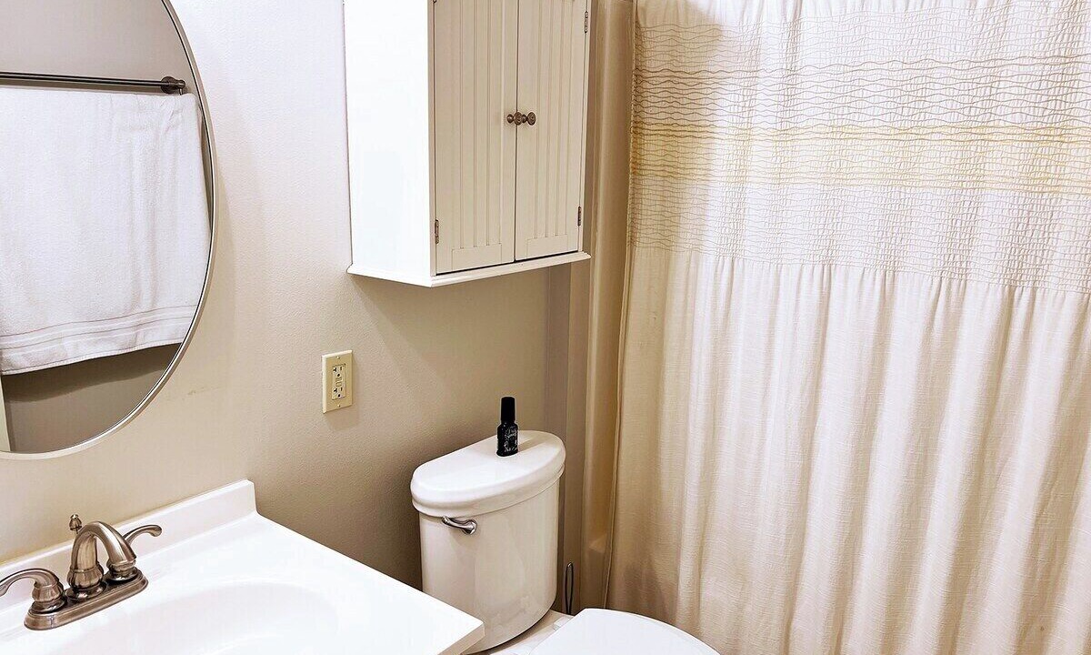 Photo of Bathroom in Golden Meadow