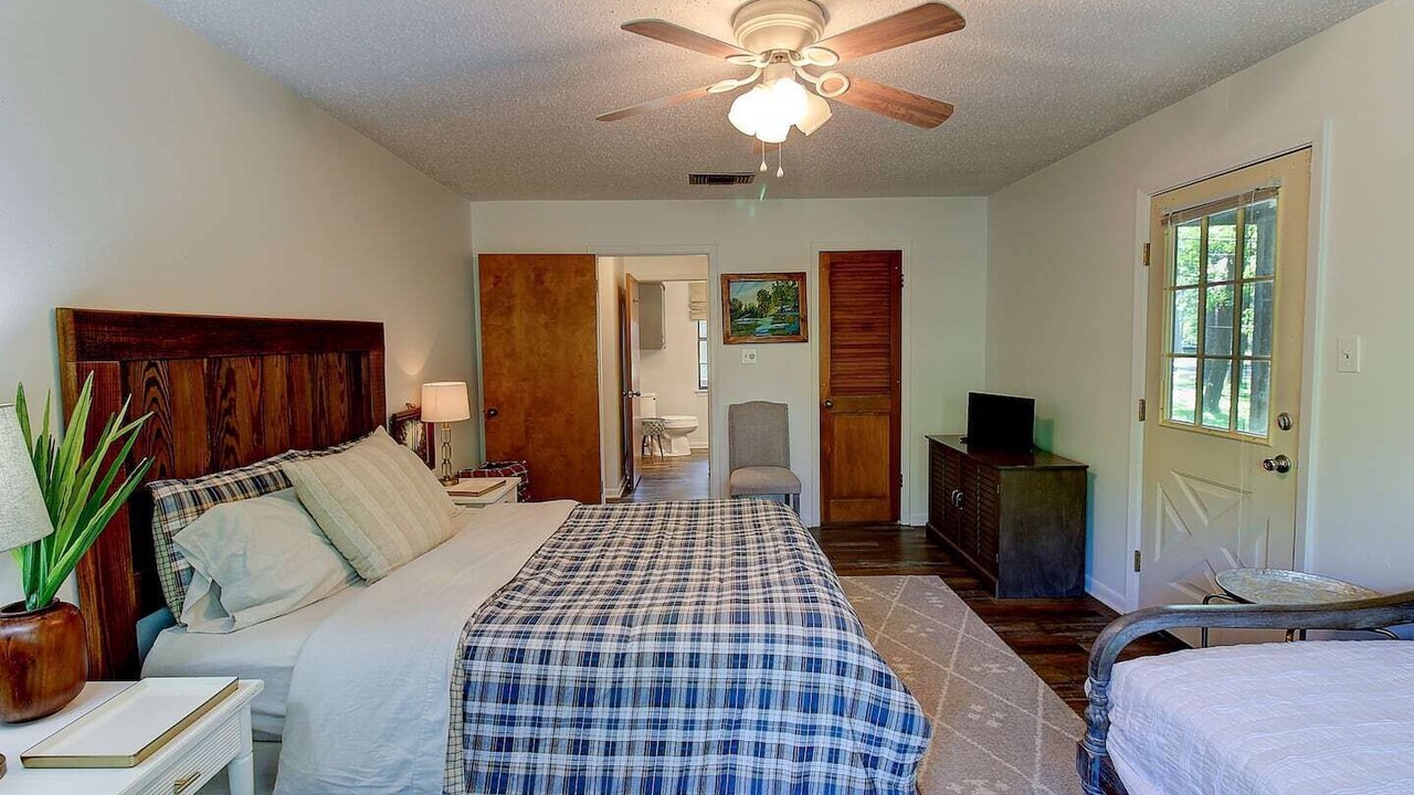 Photo of Bedroom in Shreveport