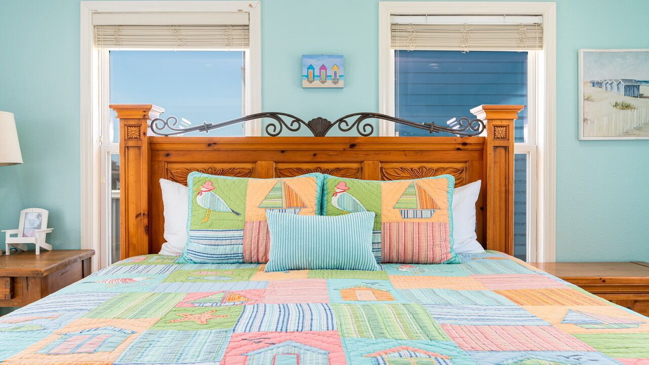 Photo of Bedroom in Crystal Beach