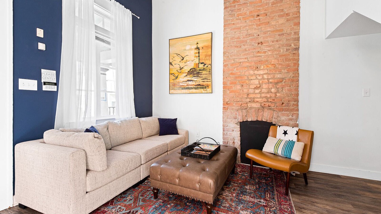 Photo of Livingroom in Lower Garden District