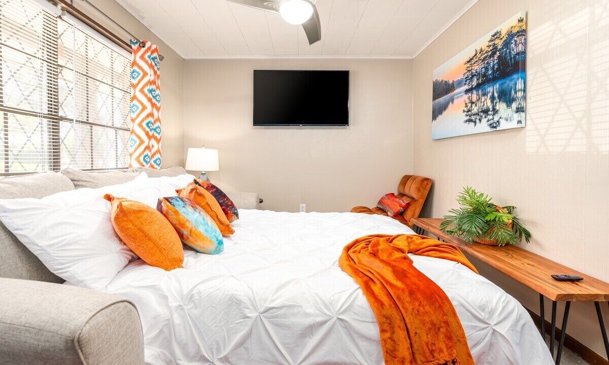 Photo of Bedroom in Pineville