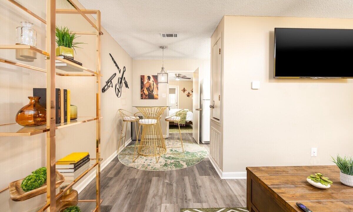 Photo of Livingroom in Pineville