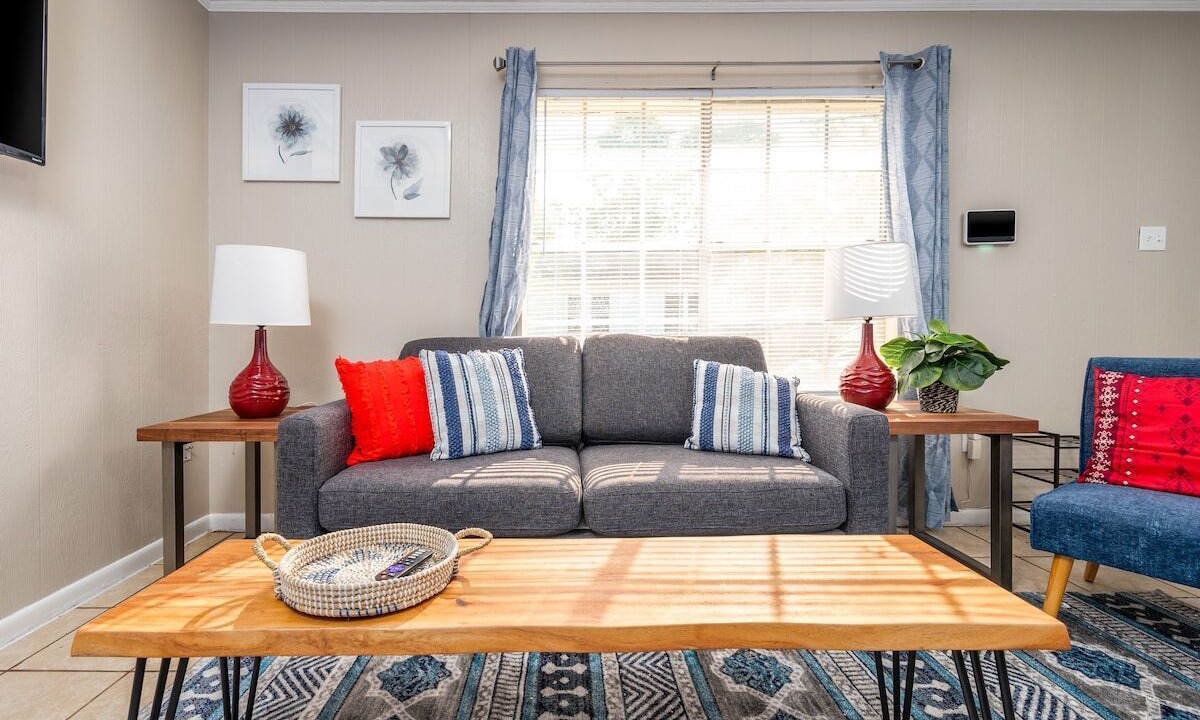 Photo of Livingroom in Pineville