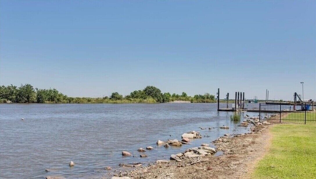 Photo of Others in Hackberry
