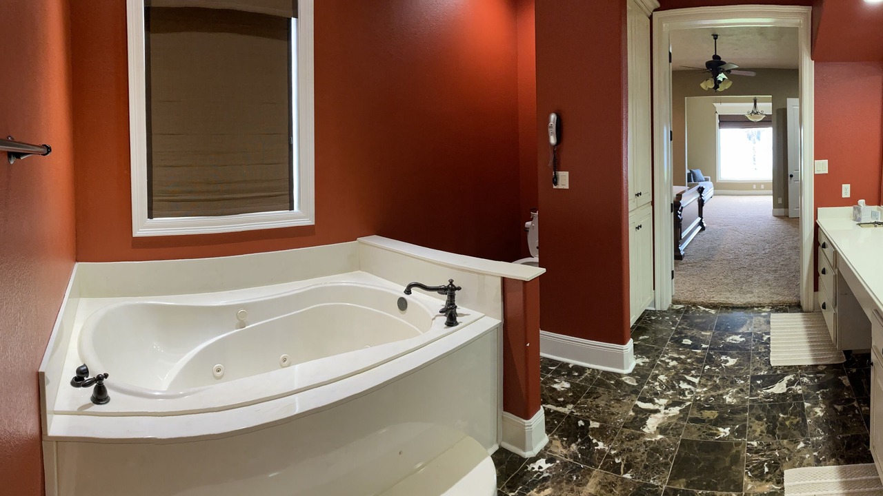 Photo of Bathroom in Hackberry