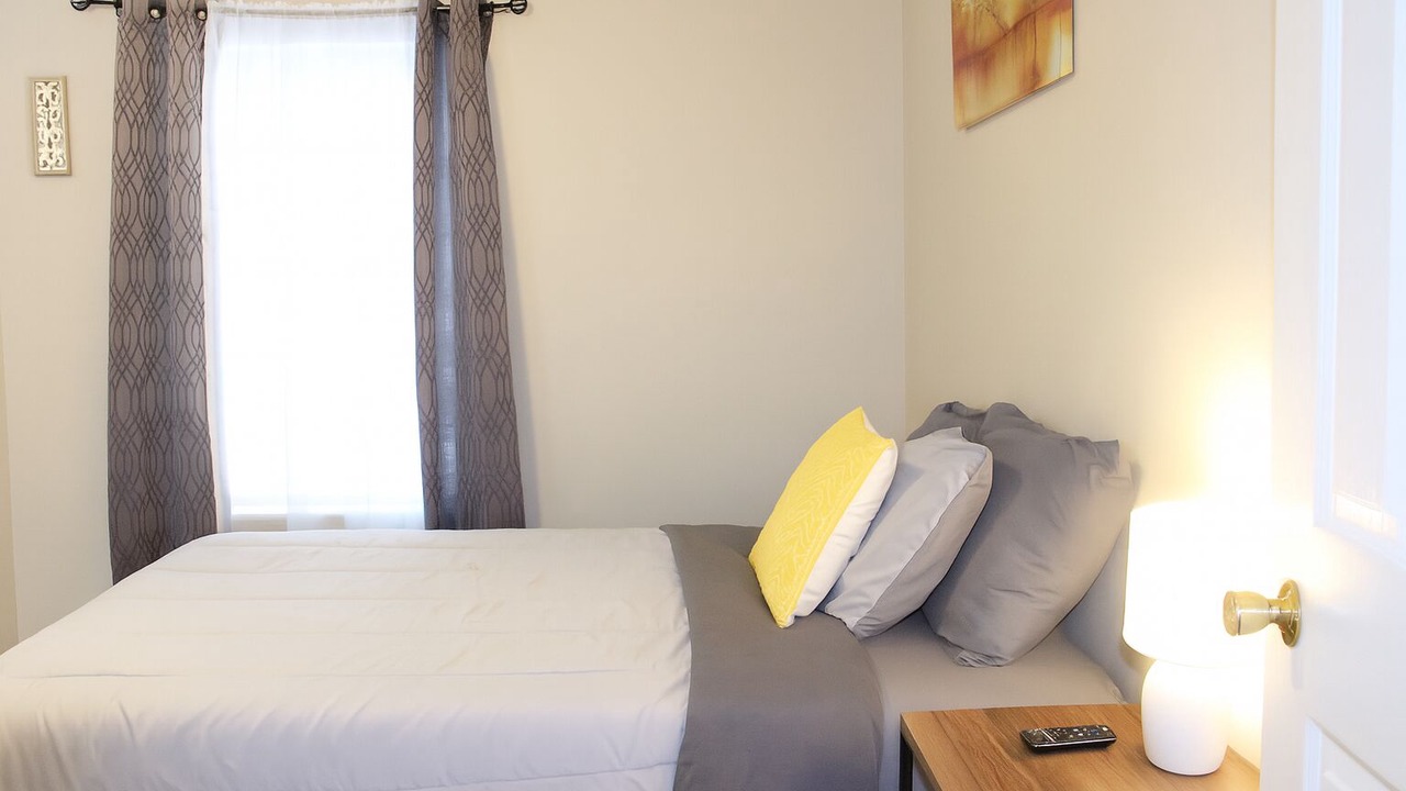 Photo of Bedroom in Sulphur